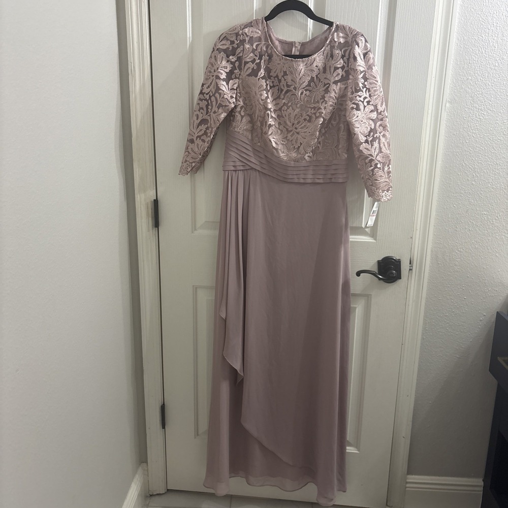 New $209. Alex Evenings Size 10 rose pink long gown dress mother of bride Lace